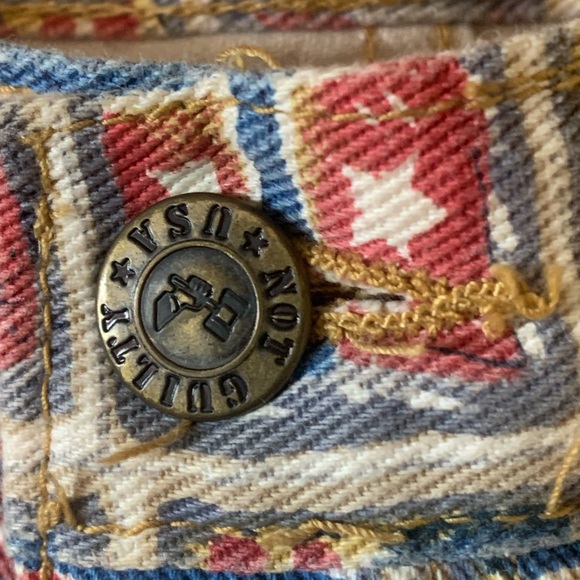 RARE VINTAGE USA/AMERICA “NOT GUILTY” BRAND FADED FLAGS HIPPIE DENIM - Picture 2 of 8